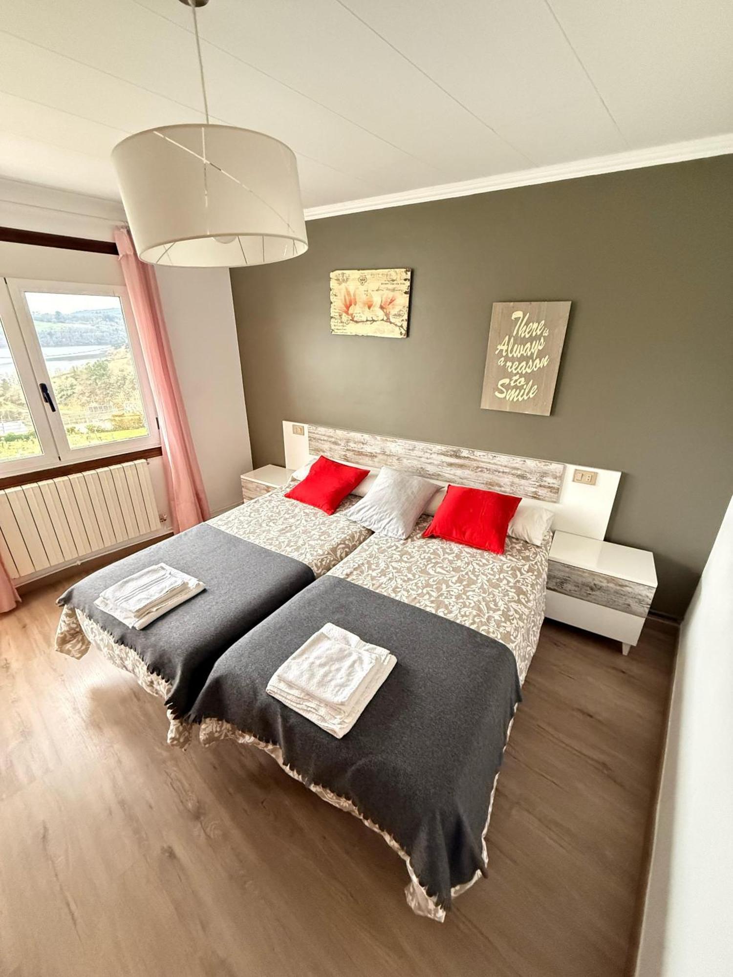 Apartamentos Portolux Portomarin Buitenkant foto