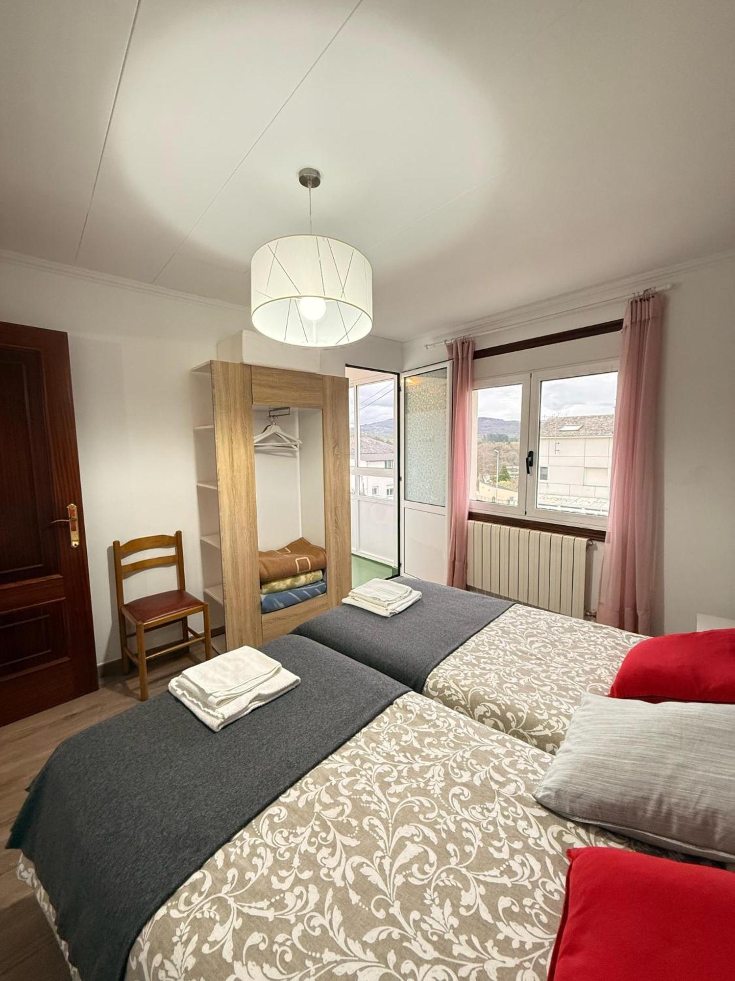 Apartamentos Portolux Portomarin Buitenkant foto