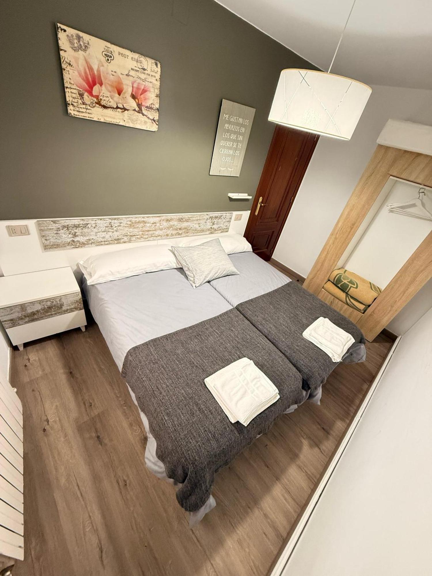 Apartamentos Portolux Portomarin Buitenkant foto